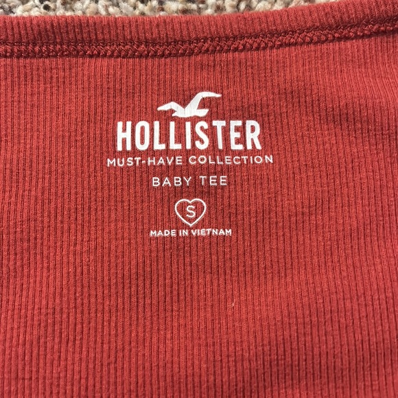 HOLLISTER baby tee - Picture 2 of 4